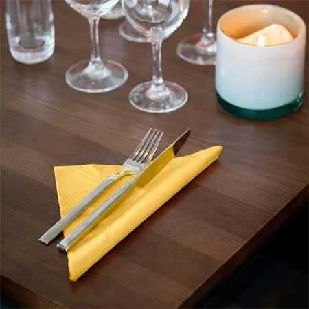 Servítky, 1/4 ohyb, 3-vrstvové, 32,5x32,8 cm, Advanced, TORK "Soft Lunch", žltá 2