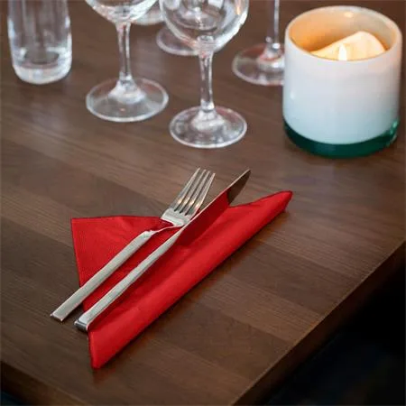 Servítky, 1/4 sklad, 2-vrstvové, 32x32 cm, Advanced, TORK "Lunch", červená 2
