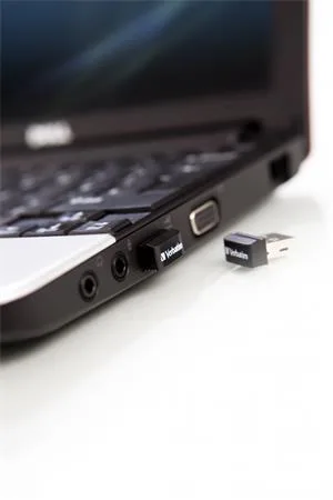 USB kľúč, 32 GB, USB 2.0, 10/3MB/sec, VERBATIM "Nano" 4