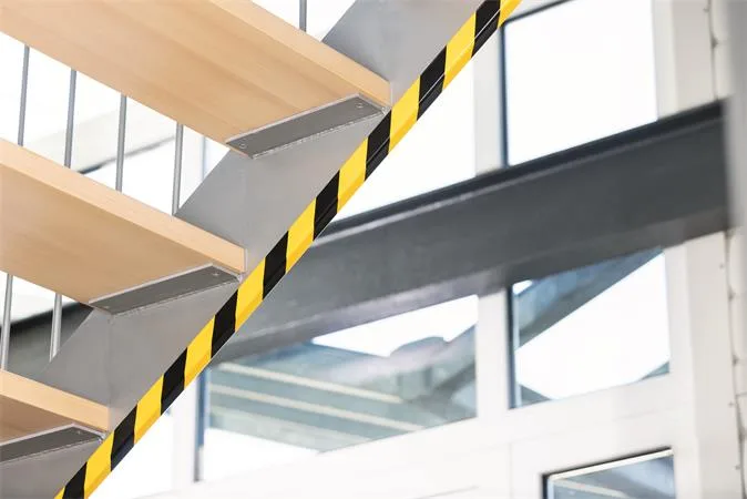 Ochranný profil na hrany, DURABLE "E8", žltá-čierna 3