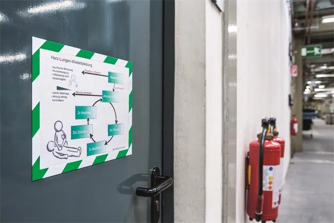 Informačný panel, A4, magnetický, DURABLE "DURAFRAME® MAGNETIC SECURITY", zelený-biely 6